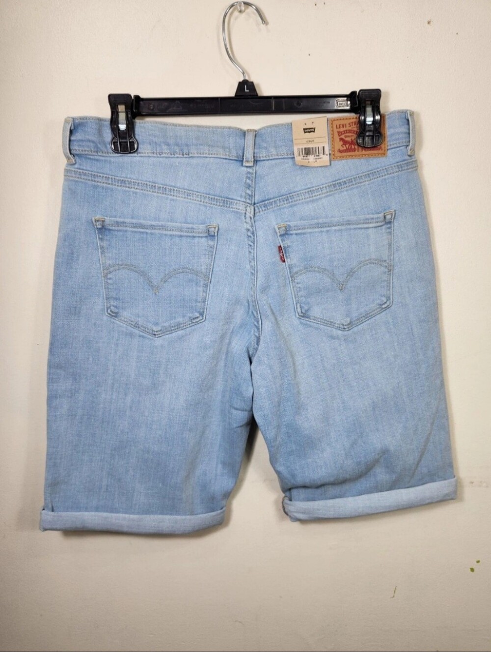 Levi's Womens Size 6 W 28 Mid Rise Bermuda Denim Jean blue Shorts Stretch NWT 03 - Picture 2 of 9